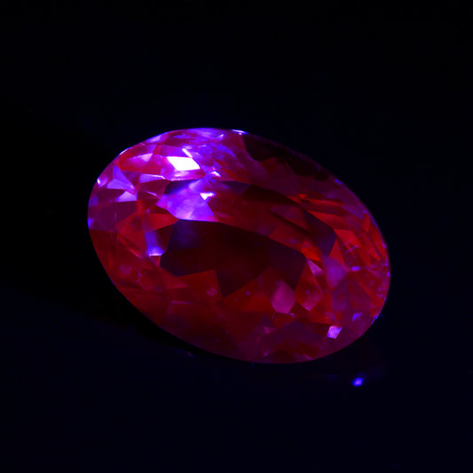 Dragon Garnet, 0.99 cts., 7.0 x 4.9 mm., Oval, Pink, Tanzania, Natural