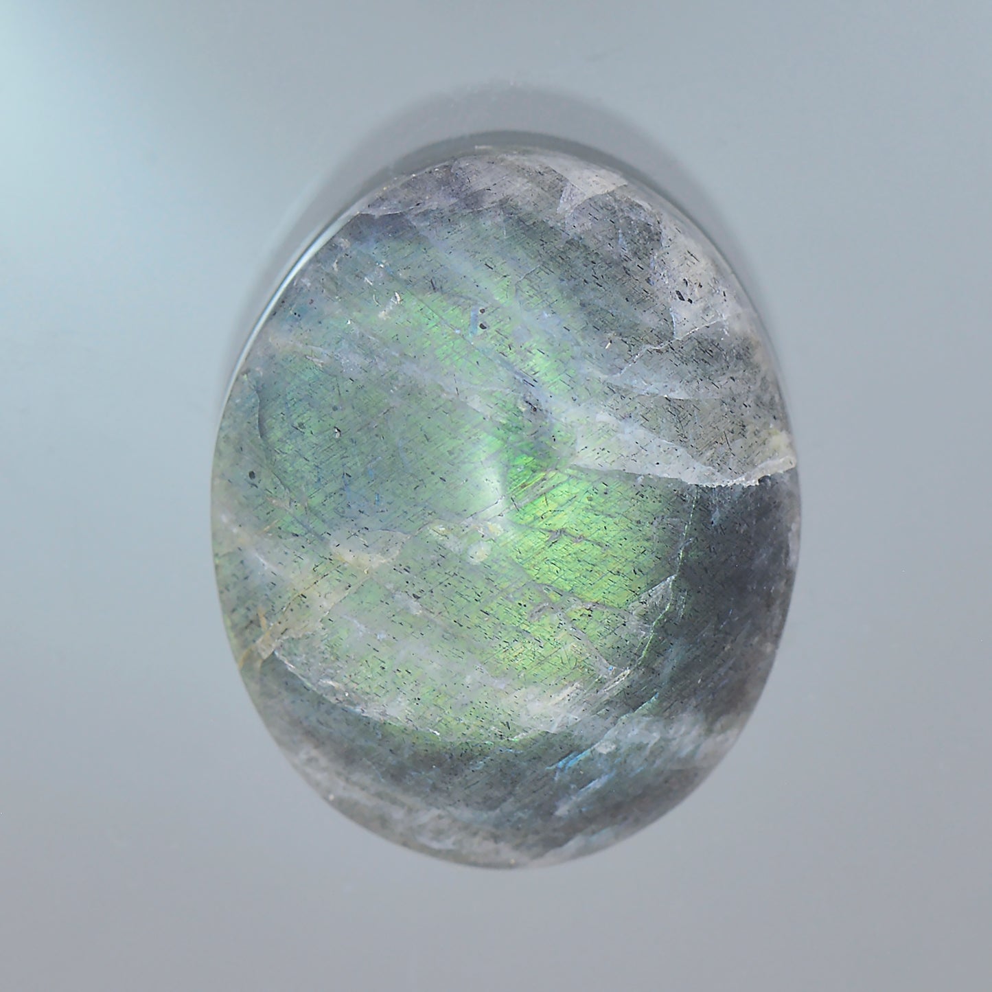 Labradorite, 9.94 cts., 17.3 x 14.1 mm, Oval Cabochon, Grey, Green Flash, Canada, Natural