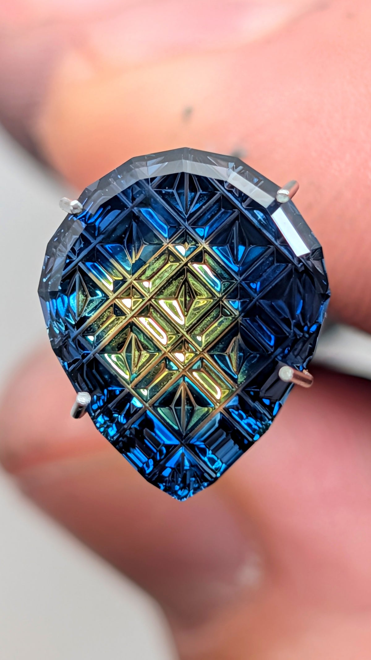 Parti Sapphire, 4.37 cts., 13.6x11.3 mm, Fantasy Pear, Blue, Yellow, Bicolor, Australia, Natural