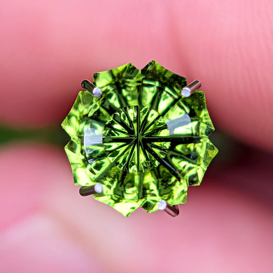 Peridot, 2.82 cts., 8.1 mm, Fantasy Baroque Round, Green, Tanzania, Natural