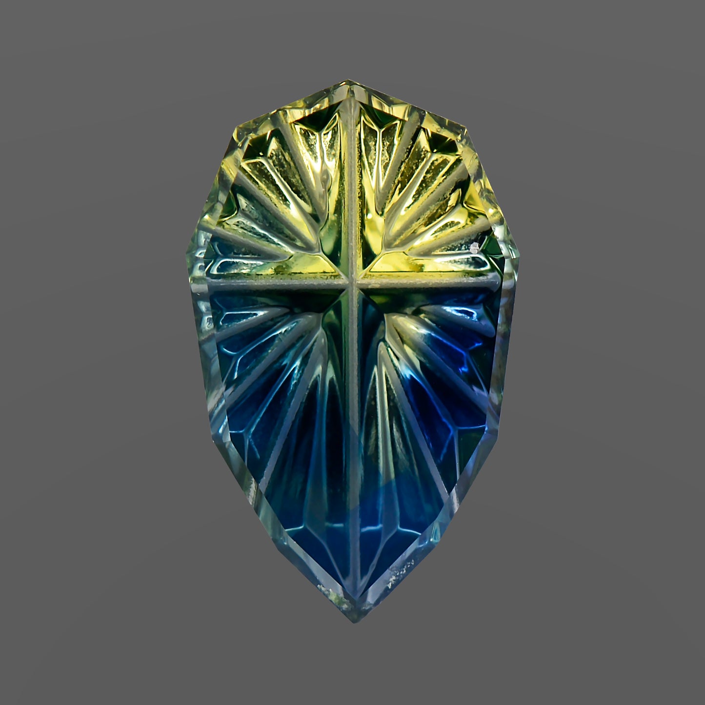 Parti Sapphire, 0.50 cts., 8.1 x 5.0 mm, Fantasy Pear, Blue, Yellow, Bicolor, Australia, Natural