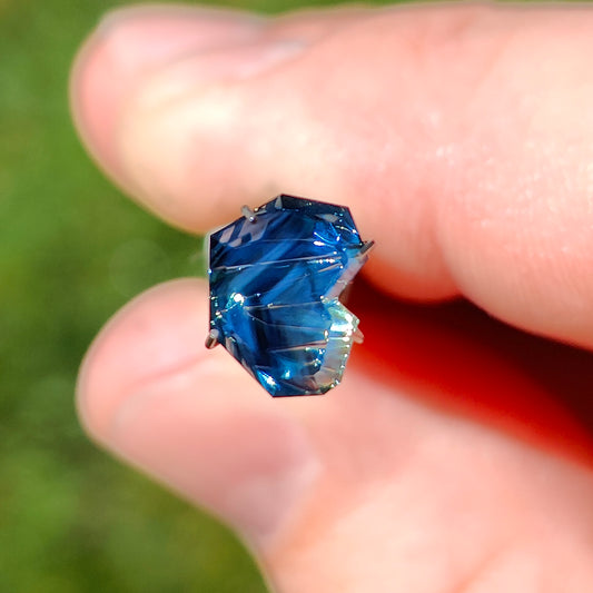 Parti Sapphire, 2.56 cts., 9.1x7.1 mm., Freeform Fantasy, Tricolor, Blue, Green, Yellow, Australia, Natural