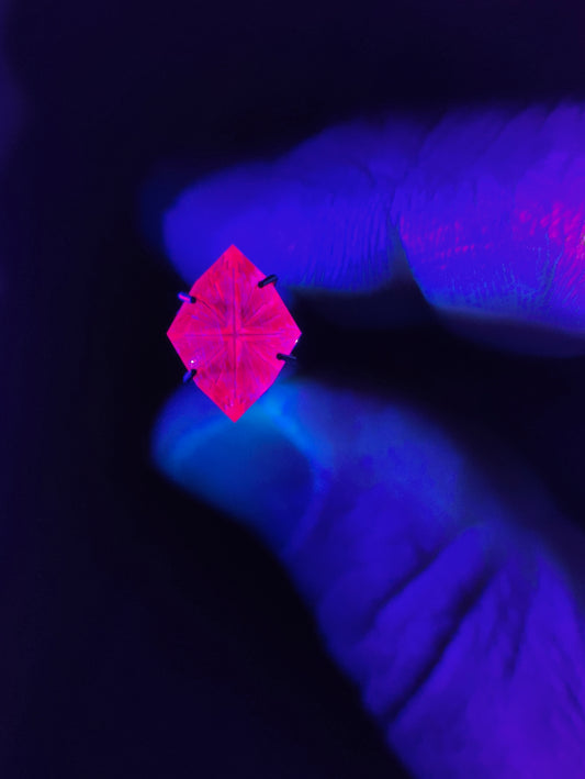 Sapphire, 2.66cts., 11.4x8.6x3.1 mm., Fantasy Kite, Purple, Tanzania, Natural