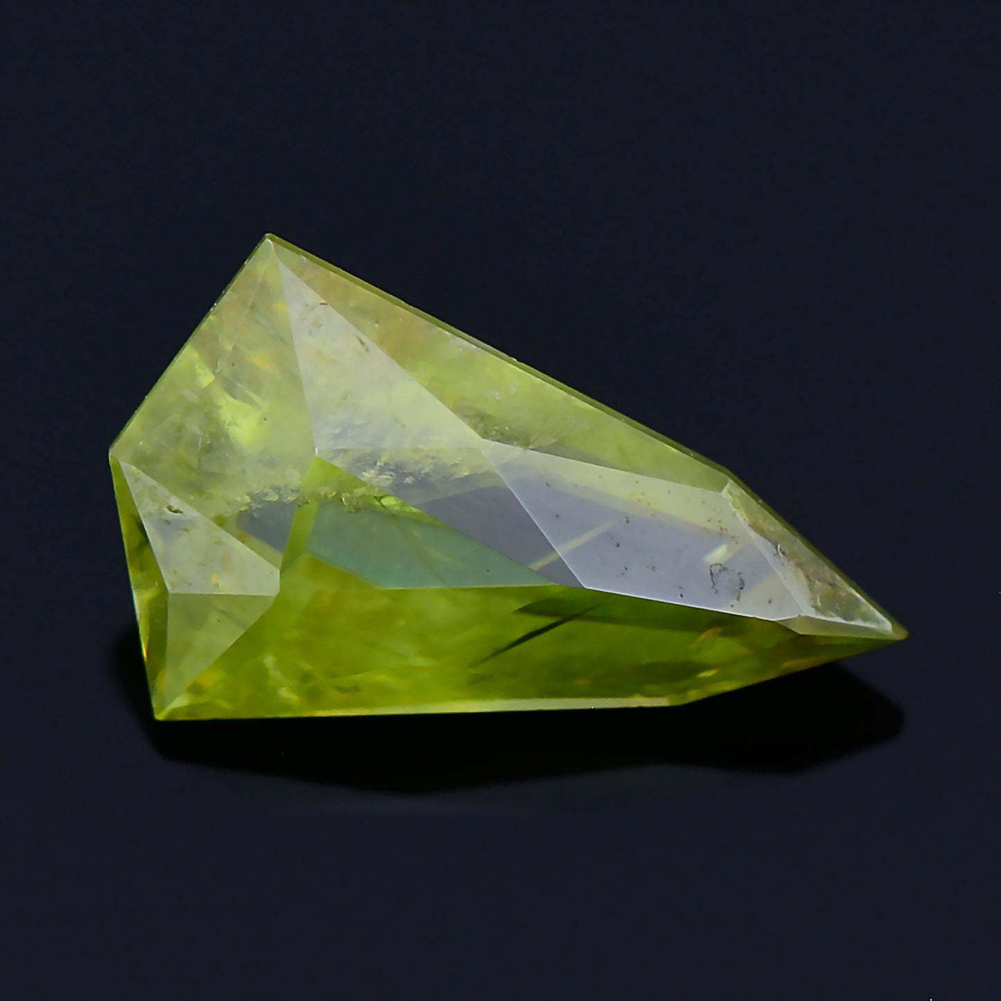 Sphene, 0.87 cts., 8.5 x 5.3 mm, Kite, Green, Madagascar, Natural
