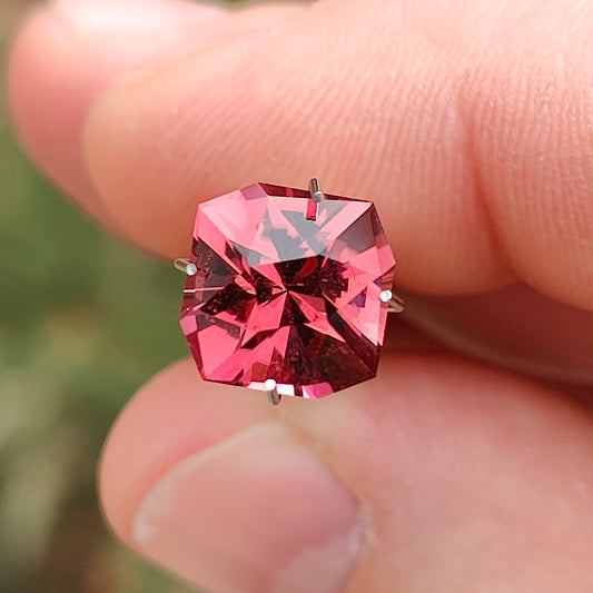 Tourmaline, 4.01 cts., 9.2 mm., Spinning Square Shape, Pink, Brazil, Natural