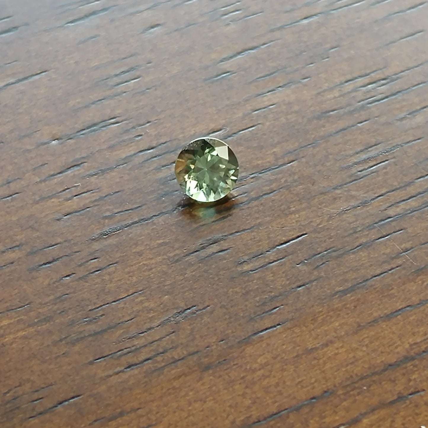 Green Sapphire Gemstone from Montana, Round, 0.46 cts., 4.4 mm.