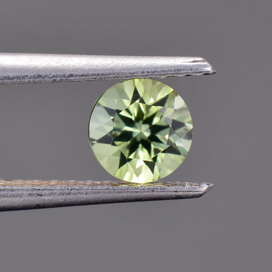Bright Yellow Green Sapphire from Australia, 0.50 cts., 5 mm., Round Brilliant Cut