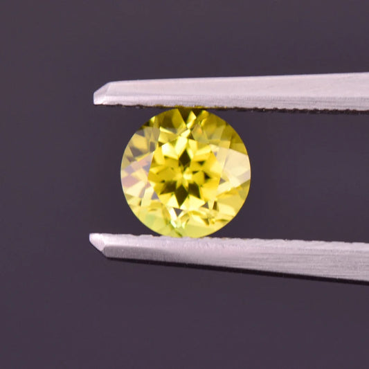 Brilliant Lemon Yellow Sapphire Gemstone from Australia, 0.87 cts., 5.5 mm., Round Brilliant Cut