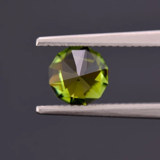 Excellent Green Tourmaline Gemstone from Nigeria, 1.41 cts., 7 mm., Round Brilliant Cut