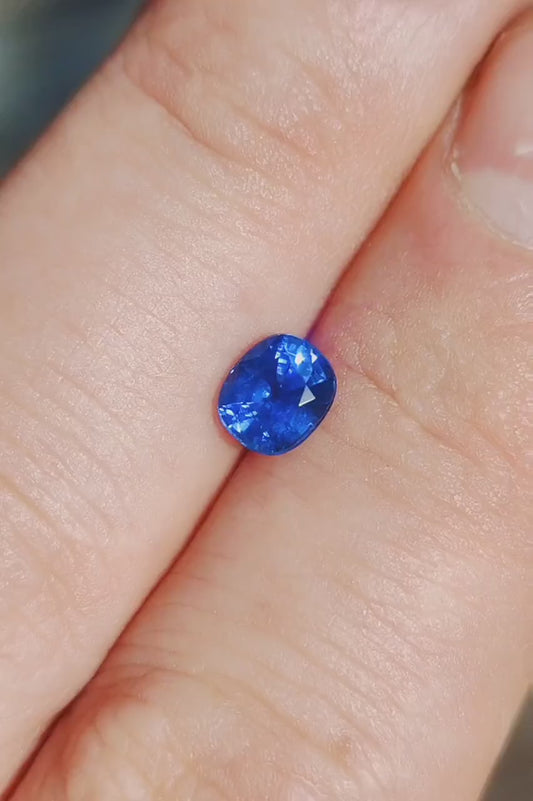 Excellent Ceylon Blue Sapphire Gemstone, 1.18 cts., 6.2x5.4 mm., Cushion Shape