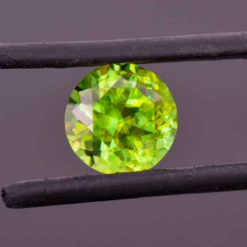 Fabulous Green Sphene / Titanite Gemstone from Madagascar, 4.74 cts., 9.7 mm., Round Shape