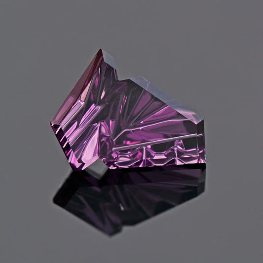 Fantastic Purple Spinel Gemstone from Tanzania, 3.73 cts., 13x10 mm., Fantasy Cut Freeform Shape