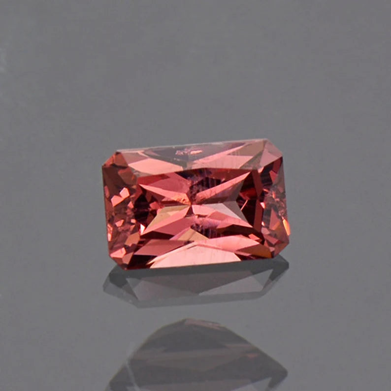 Beautiful Silvery Pink Spinel Gemstone from Sri Lanka 1.06 cts.