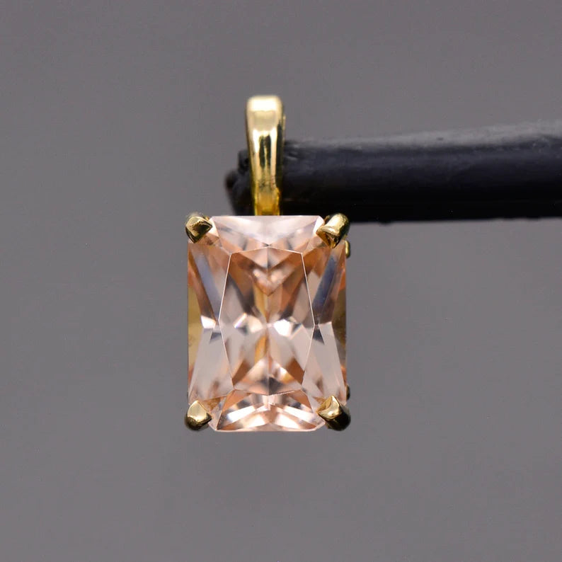 Gorgeous Champagne Pink Zircon in 18kt Yellow Gold Pendant, 2.40 cts, 8x6 mm., Radiant Emerald Cut, Scroll Design