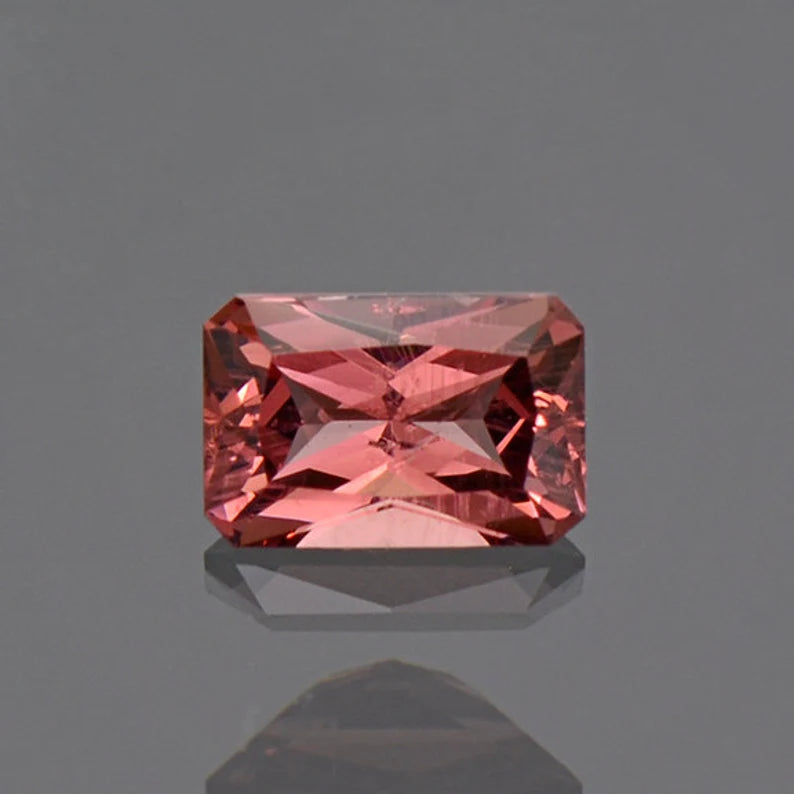 Beautiful Silvery Pink Spinel Gemstone from Sri Lanka 1.06 cts.