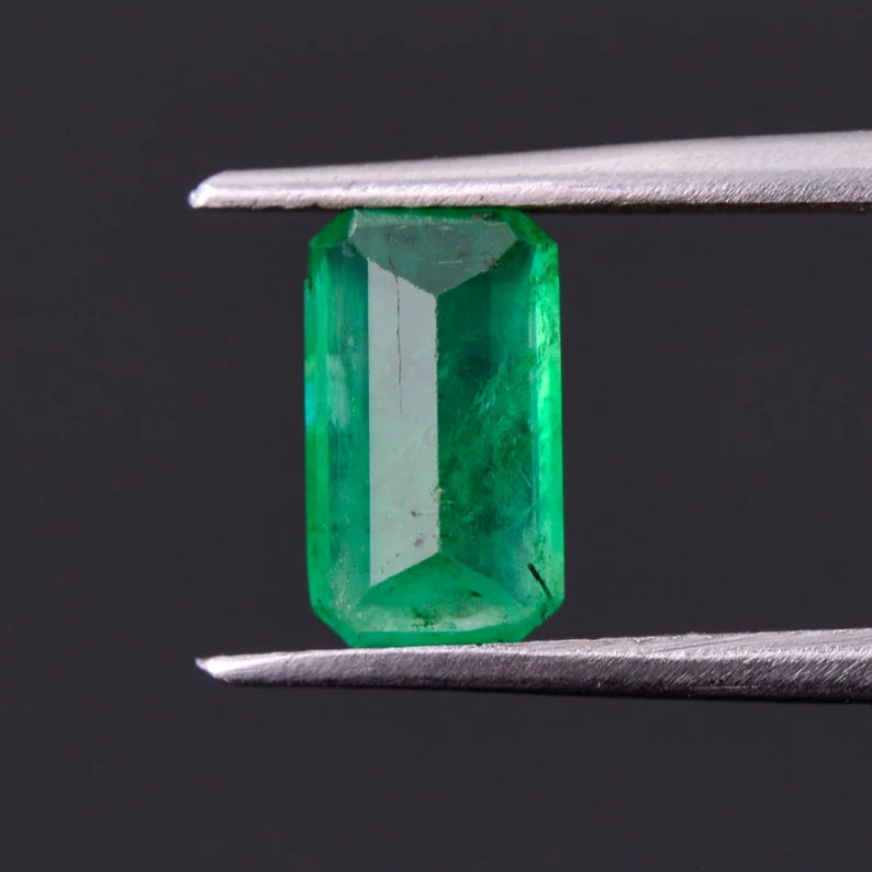 Excellent Rich Green Emerald Gemstone from Colombia, 1.63 cts., 9.4x5.5 mm., Step Emerald Cut