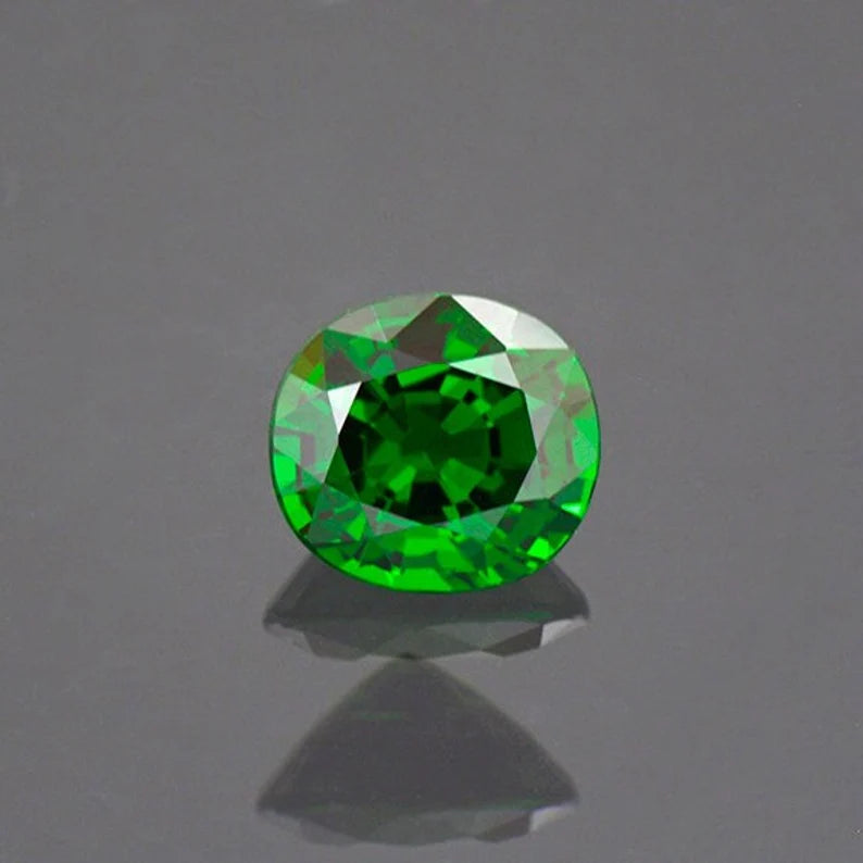 Enchanting Deep Green Tsavorite Gemstone from Kenya 1.57 cts