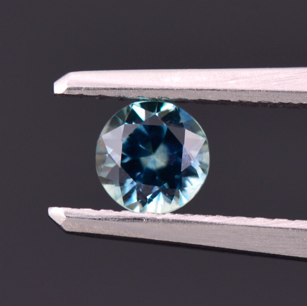 Fine Natural Blue Sapphire Gemstone from Montana 0.53 cts., 4.8 mm., Round Brilliant Cut