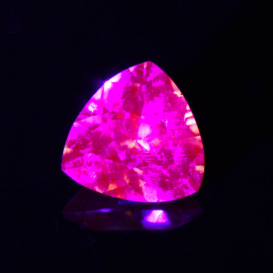 Dragon Garnet, 0.83 cts., 6.2 mm., Trillion, Pink, Tanzania, Natural