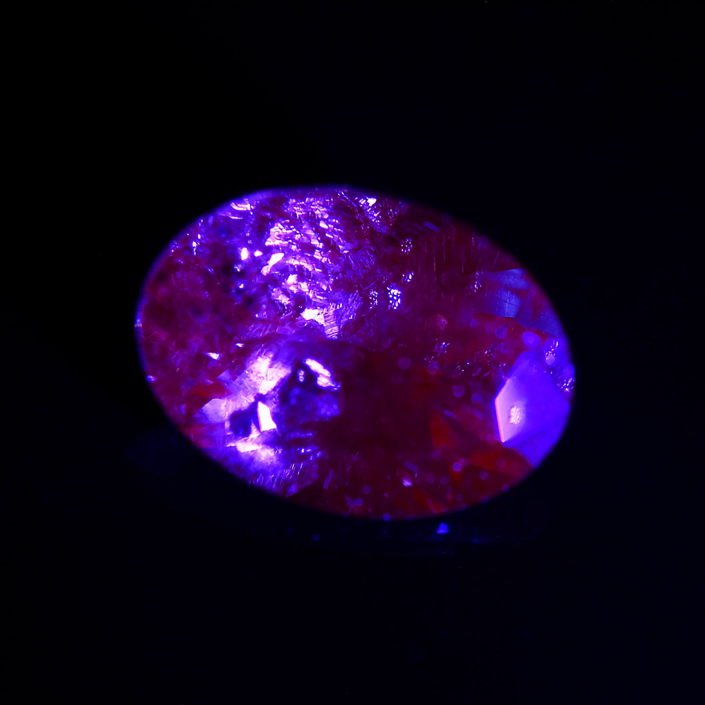 Dragon Garnet, 0.75 cts., 6.5 x 4.8 mm., Oval, Peach, Tanzania, Natural