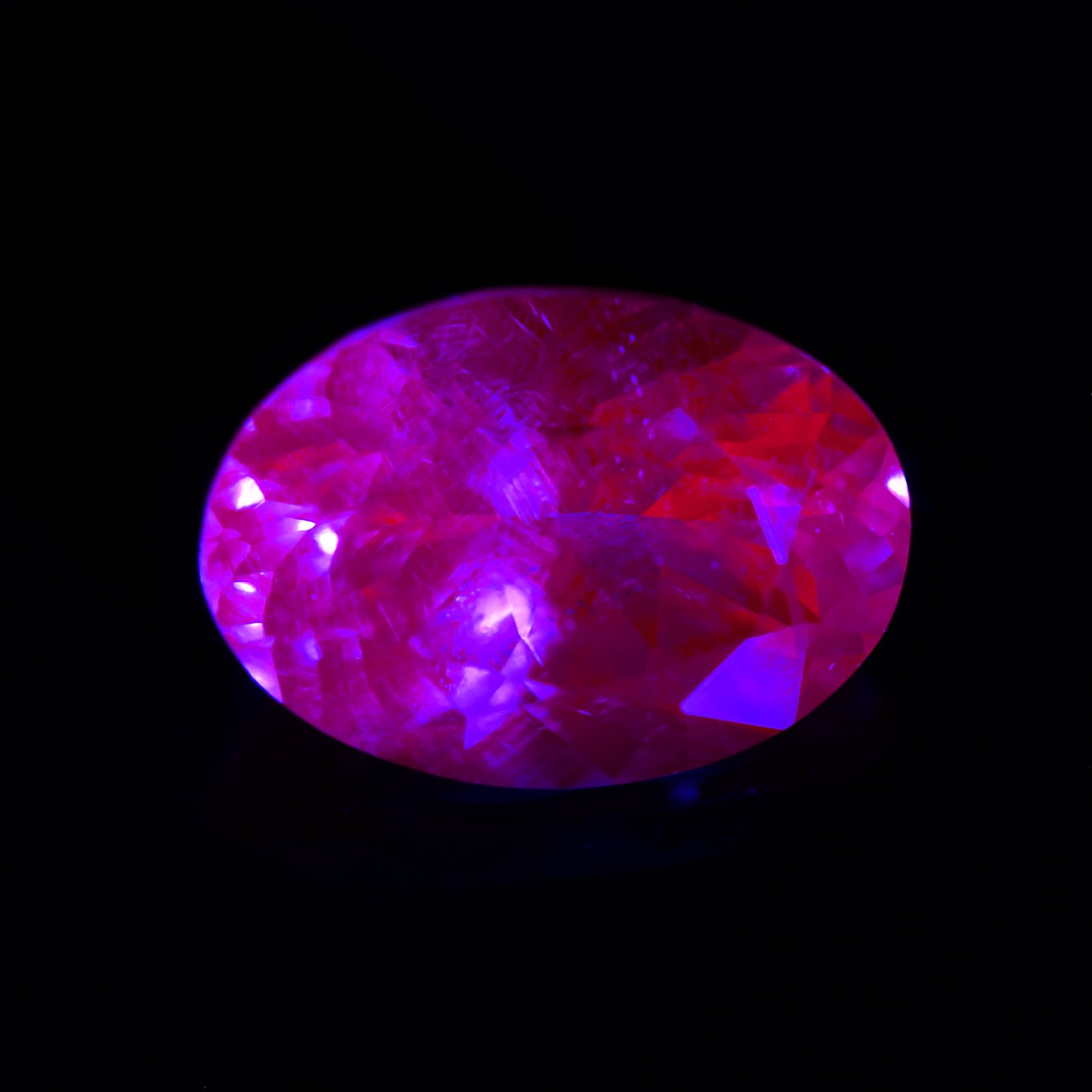 Dragon Garnet, 1.03 cts., 7.1 x 5.1 mm., Oval, Pink, Tanzania, Natural
