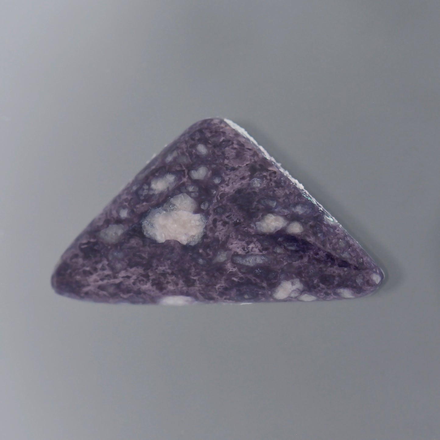 Dumortierite, 5.13 cts., 14.0 x 10.5 mm, Triangle Cabochon, Purple, Nevada, Natural