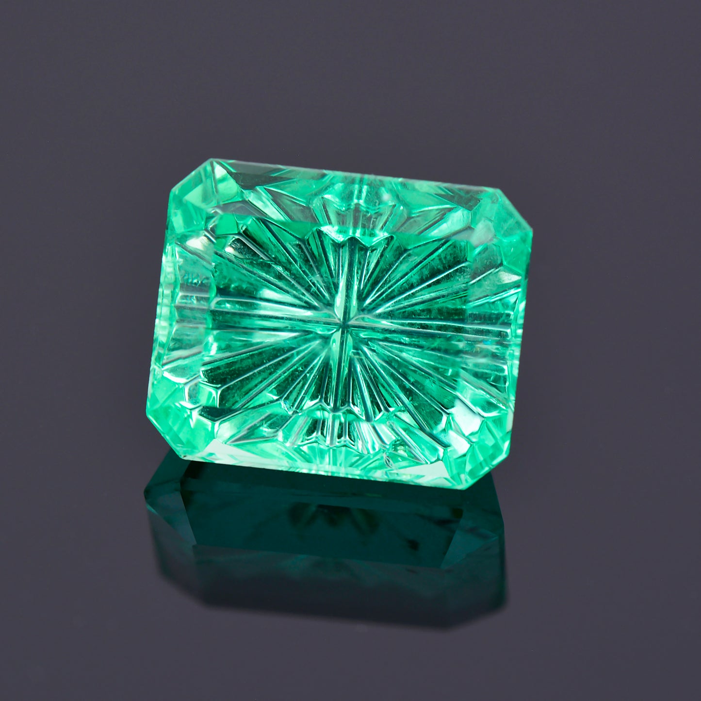 Emerald, 7.23 cts., 12.7x10.5x5.9  mm., Fantasy Emerald, Green, Colombia, Natural