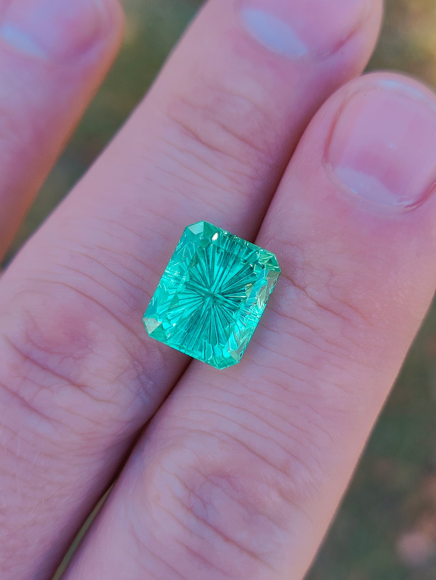 Emerald, 7.23 cts., 12.7x10.5x5.9  mm., Fantasy Emerald, Green, Colombia, Natural