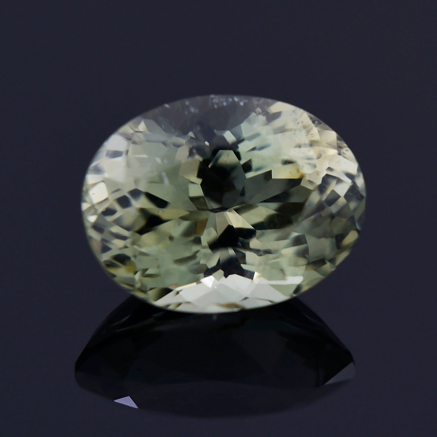Kornerupine, 2.51 cts., 9.5x7.1 mm., Oval, Green, Sri Lanka, Natural