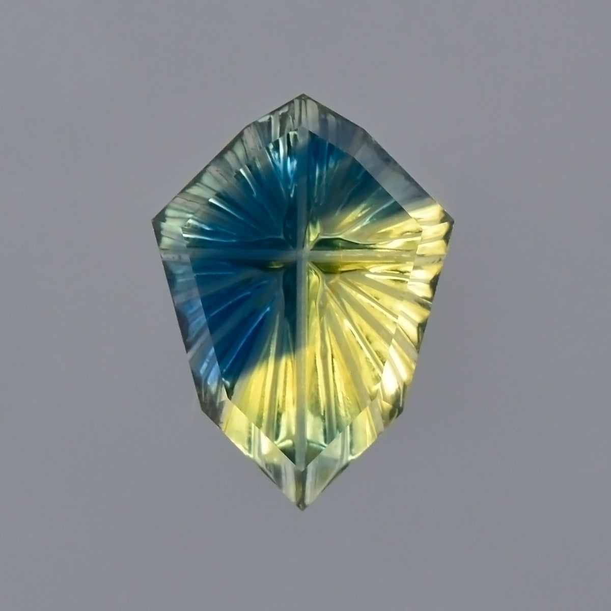 Parti Sapphire, 0.50 cts., 7.3x5.3 mm, Fantasy Kite, Blue, Yellow, Bicolor, Australia, Natural