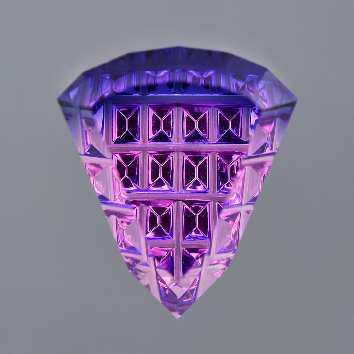 LAB Sapphire, 4.71 cts., 11.3 x 10.0 mm, Fantasy Triangle, Pink, Blue, Bicolor, Lab Grown
