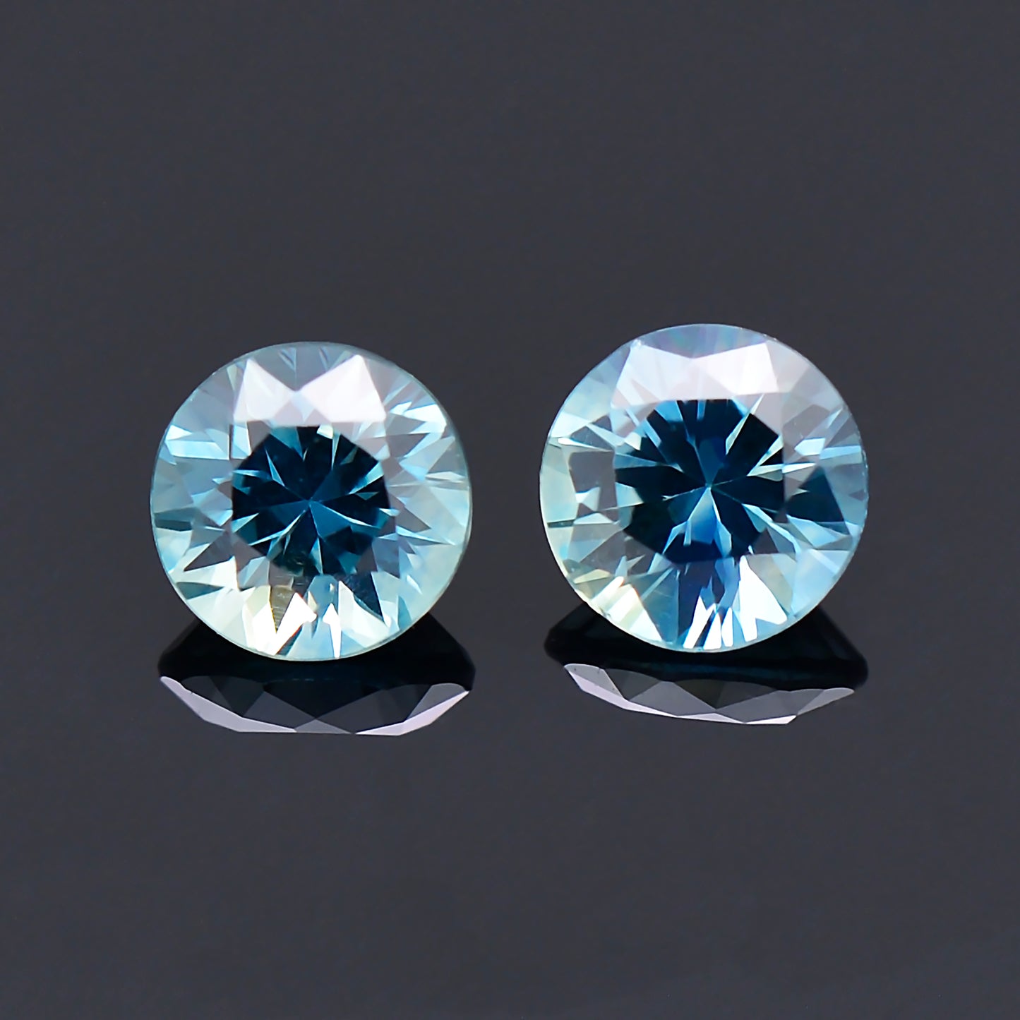 Sapphire, 0.84 tcw, 4.3 mm., Match Pair, Round, Blue, Montana, Natural