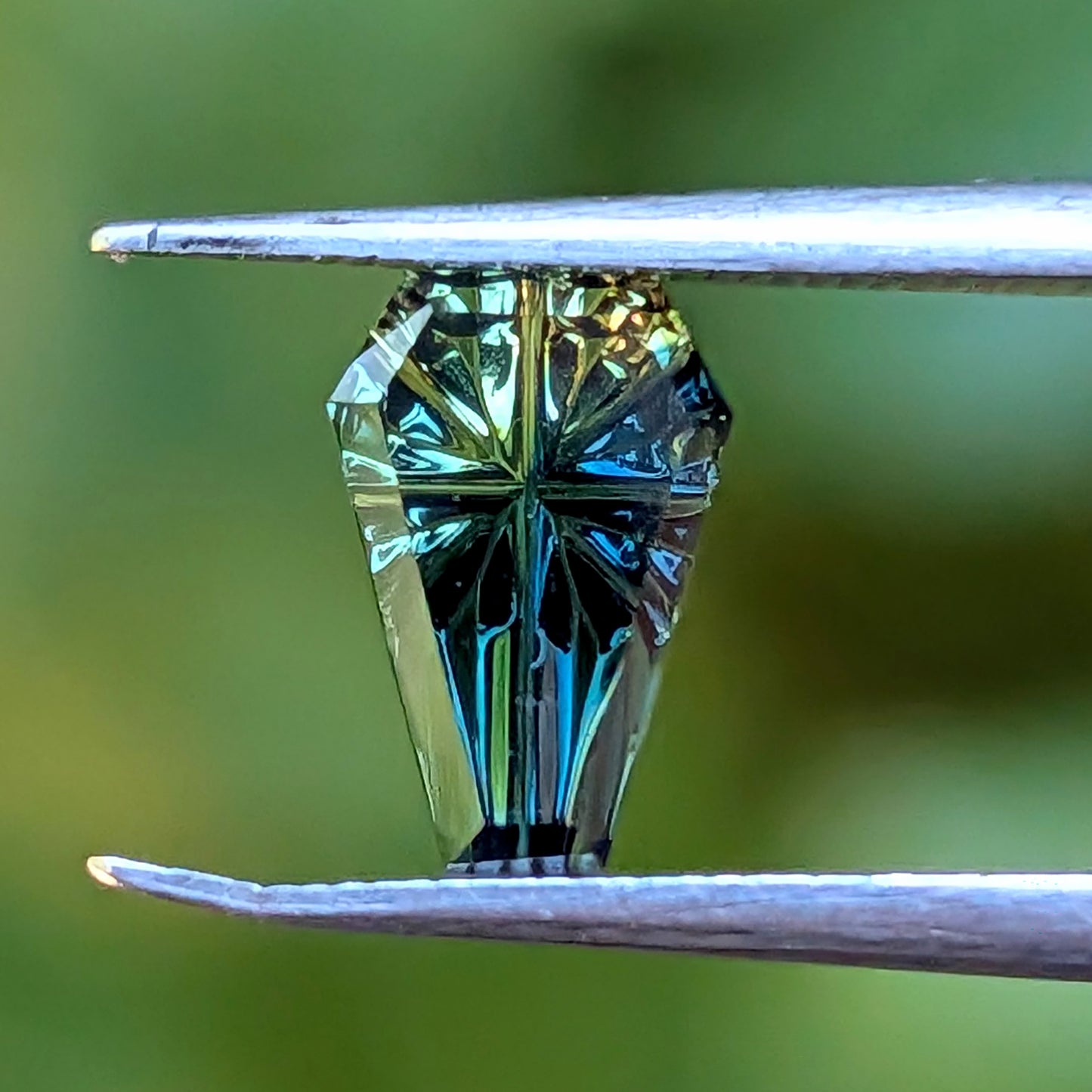 Parti Sapphire, 1.09 cts., 8.0 x 5.4 mm, Fantasy Coffin, Green, Blue, Yellow, Bicolor, Australia, Natural