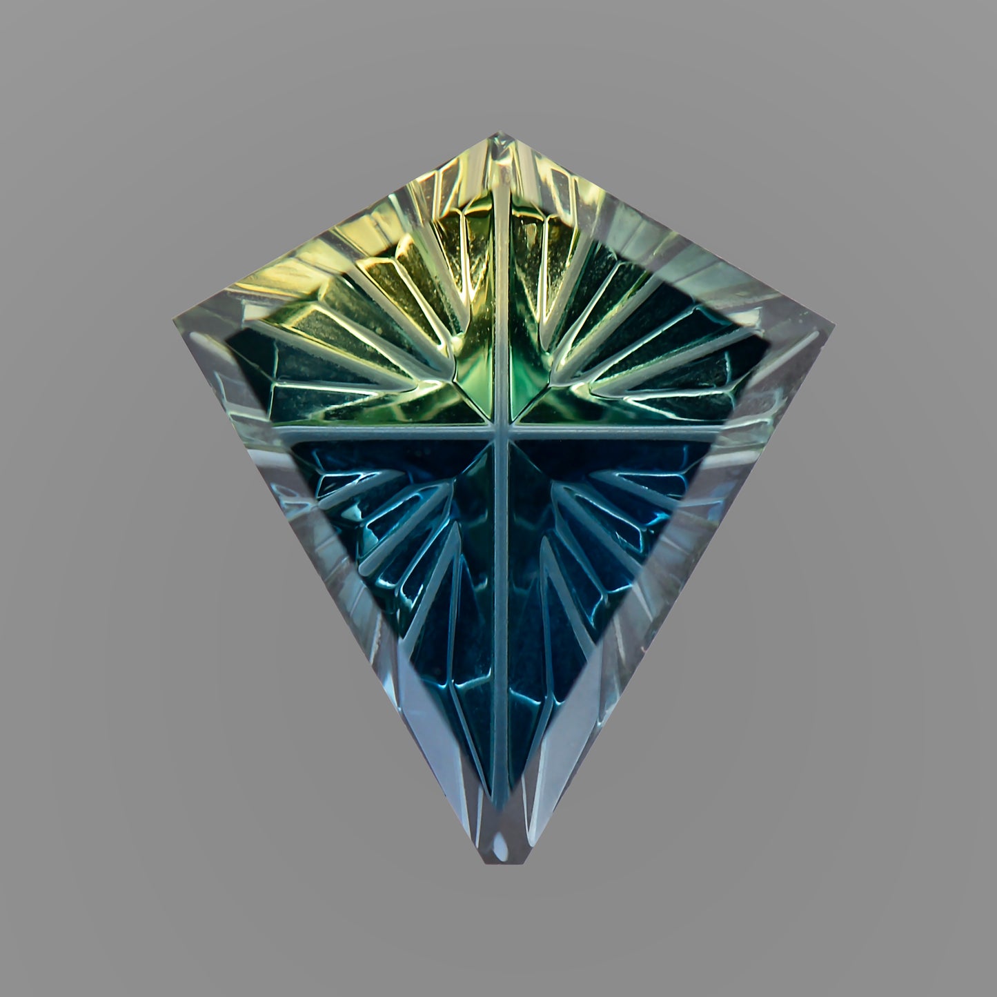 Parti Sapphire, 0.81 cts., 7.7 x 7.0 mm, Fantasy Kite, Blue, Yellow, Bicolor, Australia, Natural