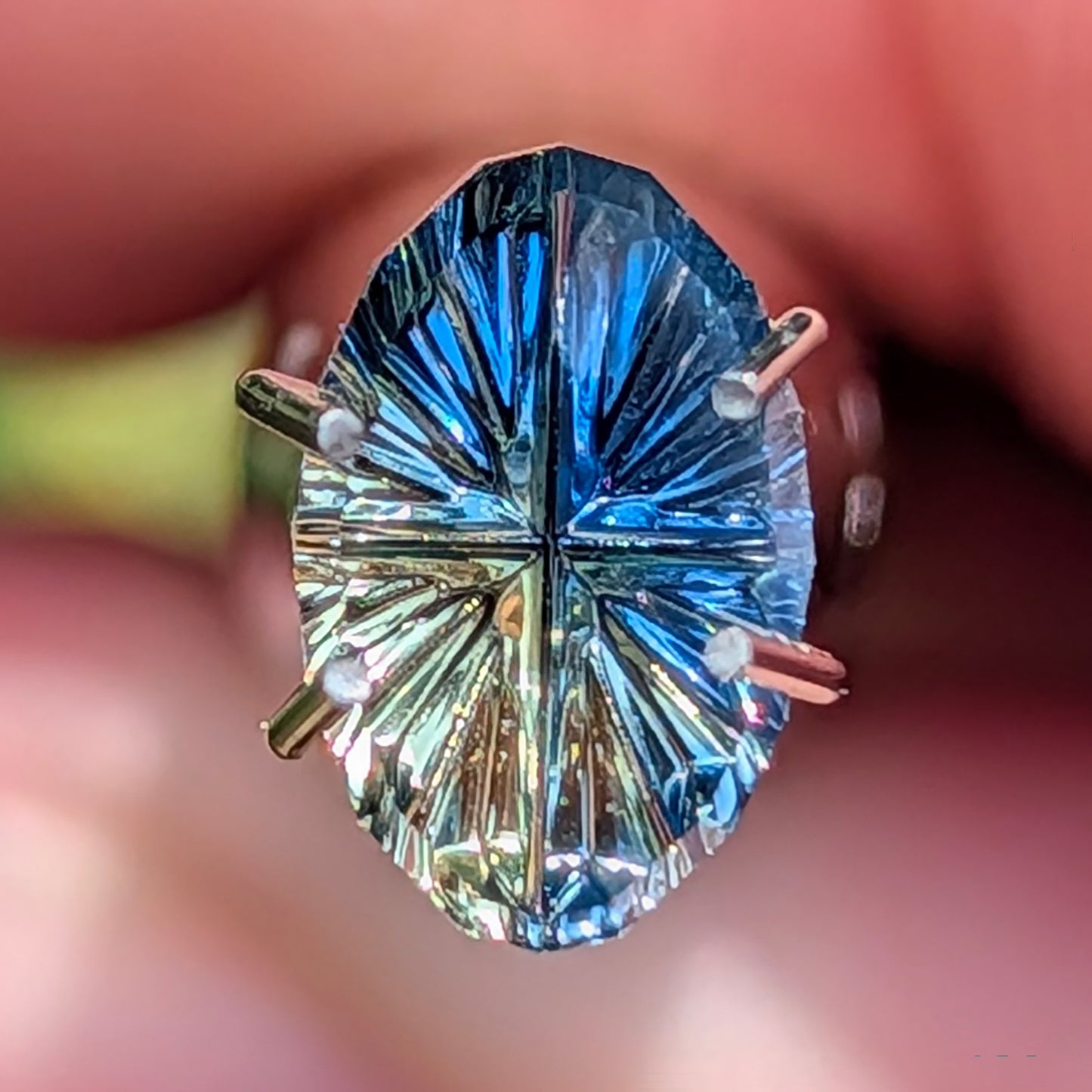 Parti Sapphire, 1.03 cts., 8.2 x 5.3 mm, Fantasy Oval, Blue, Yellow, Bicolor, Australia, Natural