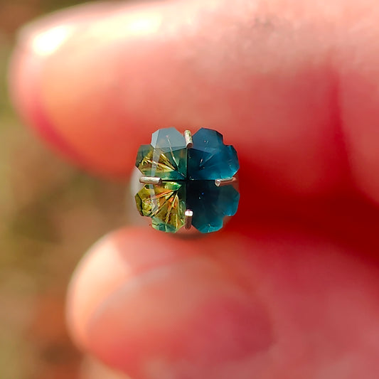 Parti Sapphire, 0.99 cts., 6.1 mm., Clover Fantasy, Bicolor, Blue, Yellow, Australia, Natural