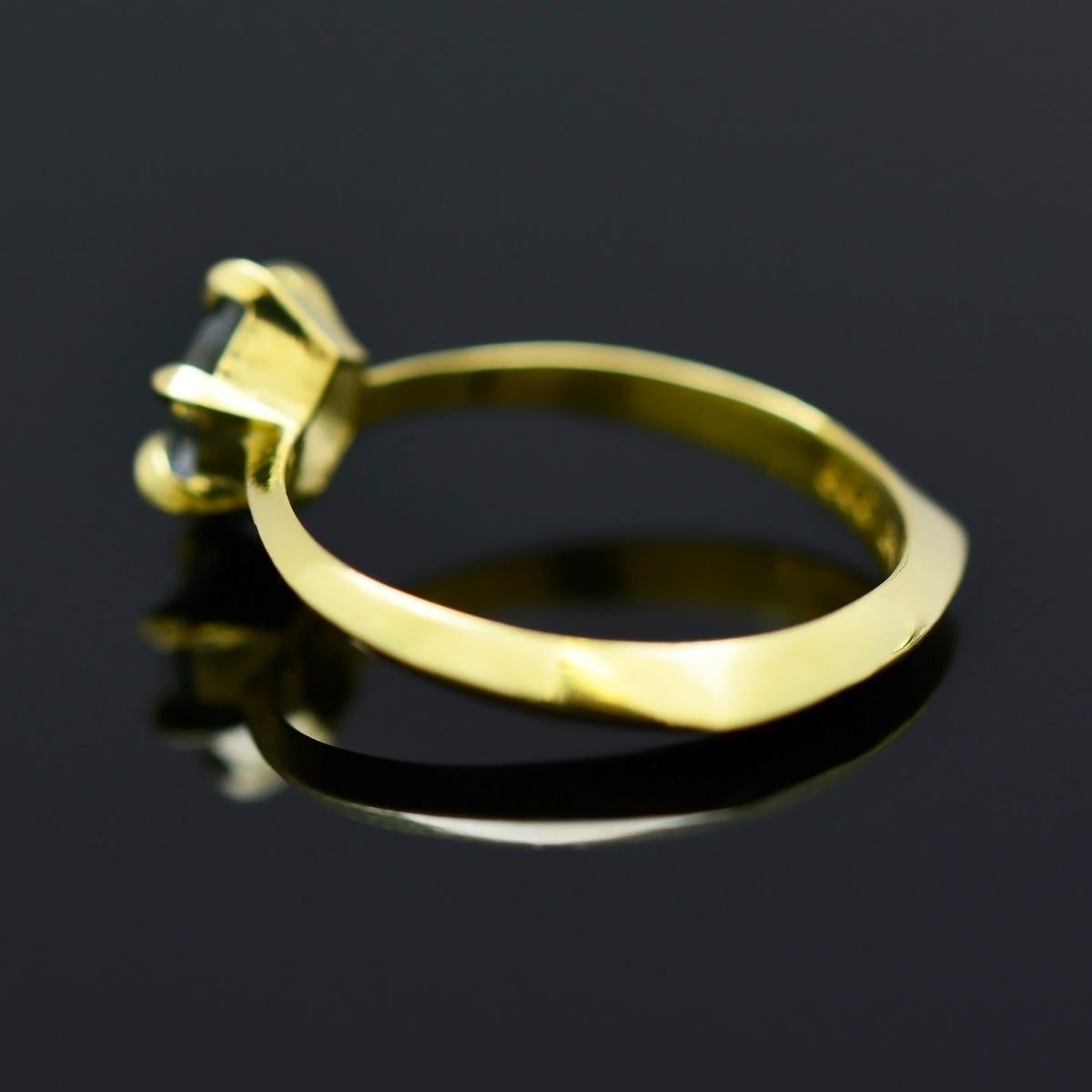 Sapphire Electrum Gold Ring, 0.82 cts, 7.7 mm, Fantasy Hexagon, Purple, Montana, Heated