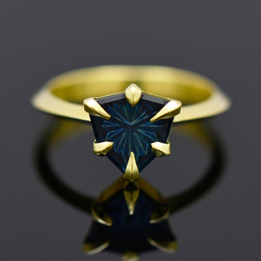 Sapphire Electrum Gold Ring, 2.12 cts, 9 mm, Fantasy Trillion, Blue, Australia, Heated
