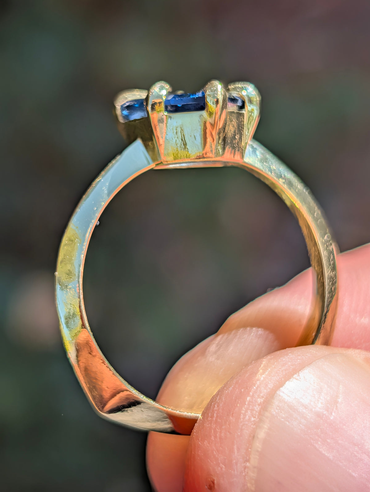 Sapphire Electrum Gold Ring, 2.12 cts, 9 mm, Fantasy Trillion, Blue, Australia, Heated