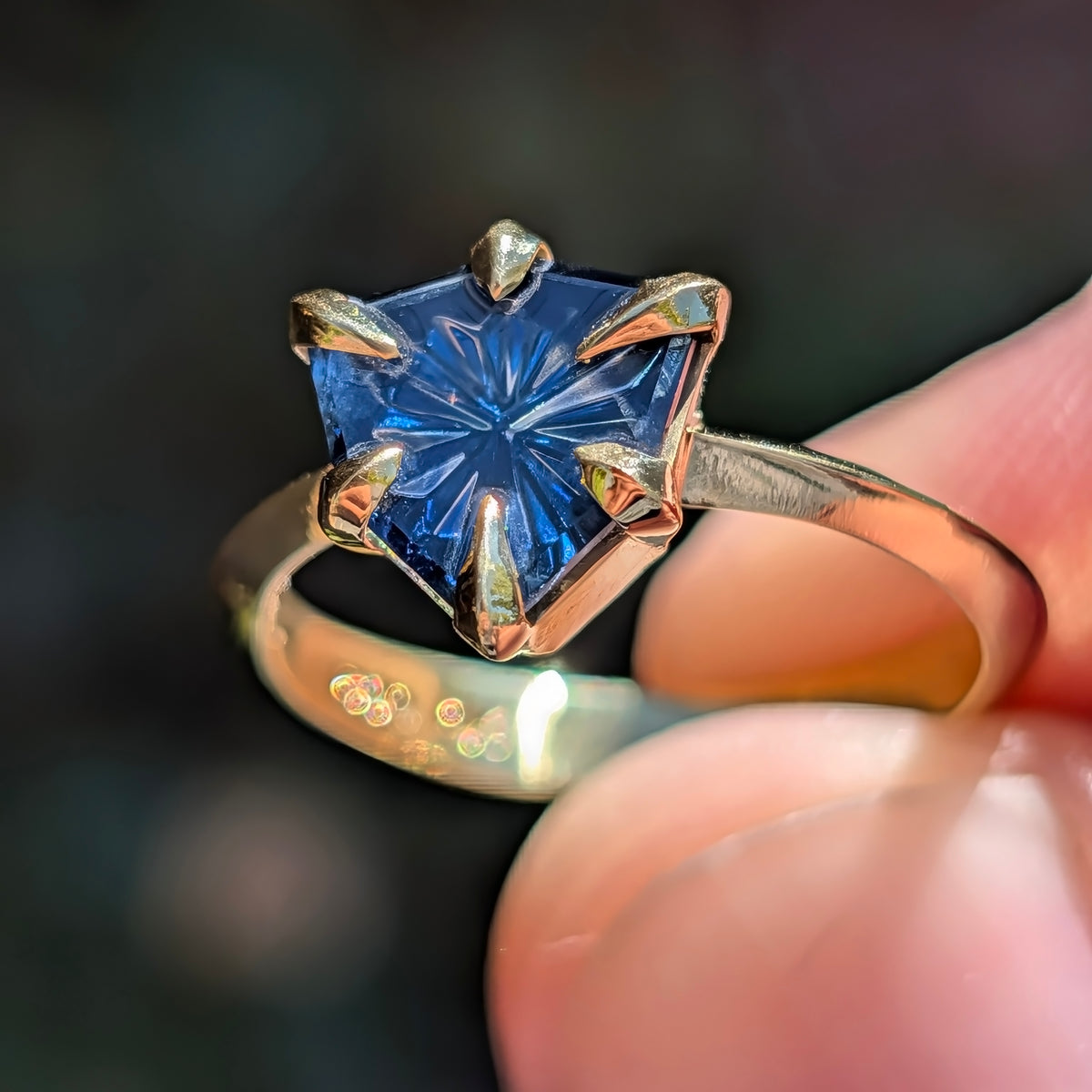 Sapphire Electrum Gold Ring, 2.12 cts, 9 mm, Fantasy Trillion, Blue, Australia, Heated