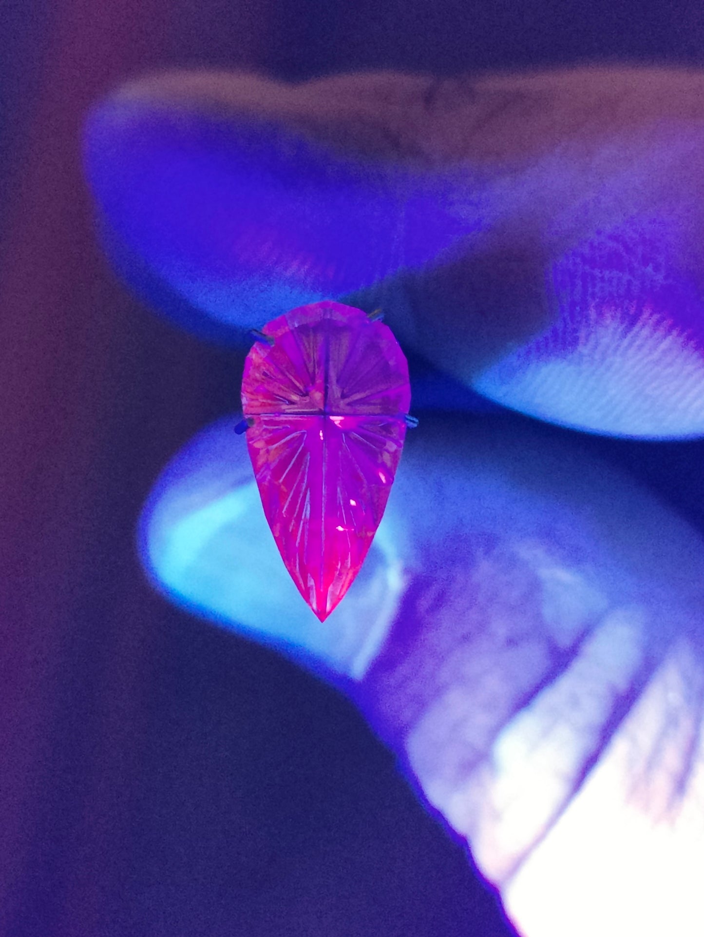 Dragon Sapphire, 2.51 cts., 15.1x7.9x2.2 mm., Fantasy Pear, Bicolor, Blue, Silver, Fluorescent, Tanzania, Natural
