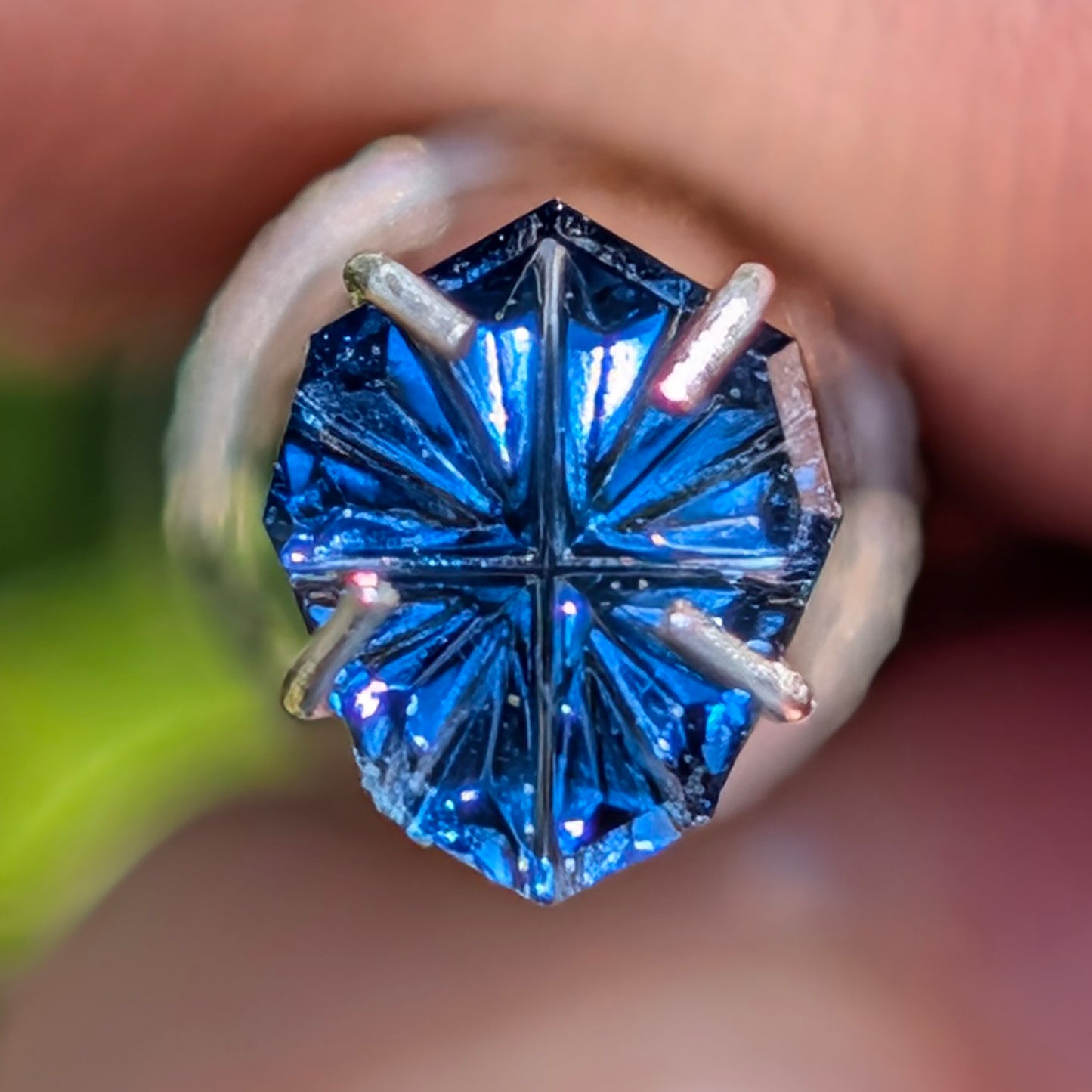 Sapphire, 0.42 cts., 6.0 x 4.9 mm, Fantasy Kite, Blue, Tanzania, Natural