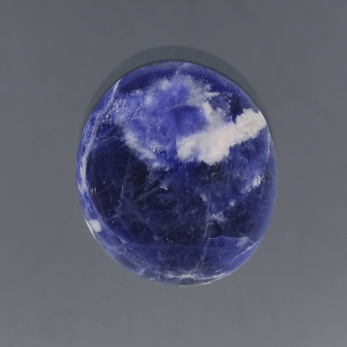 Sodalite, 10.11 cts., 19.2 x 16.9 mm, Oval Cabochon, Blue, White, Canada, Natural