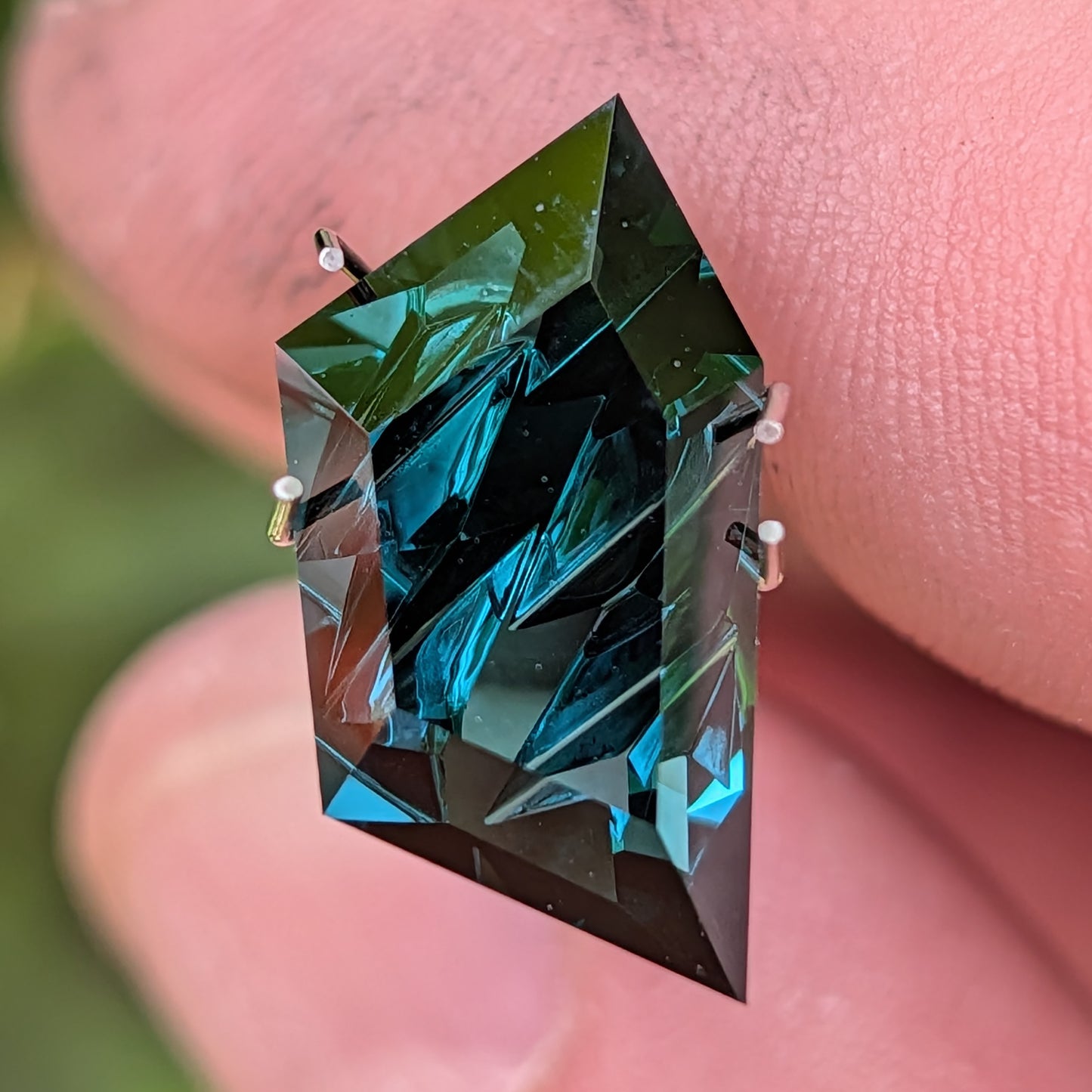Tourmaline, 7.32 cts., 18.6 x 9.9 mm, Fantasy Freeform, Blue, Brazil, Natural