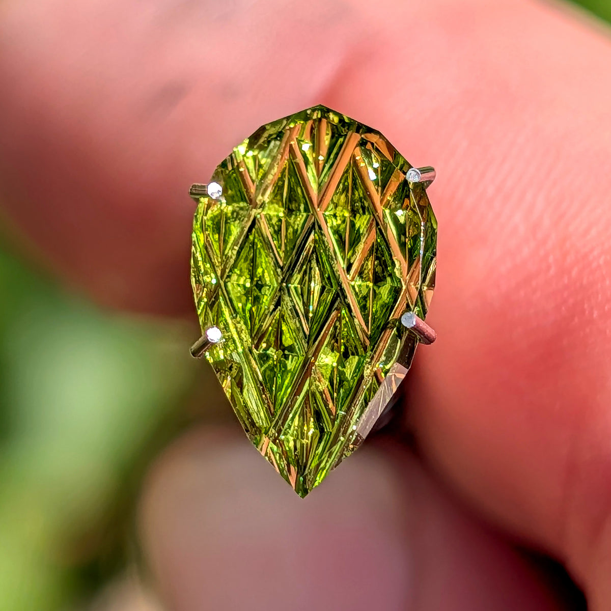 Tourmaline, 1.69 cts., 13.3x8.2 mm, Fantasy Pear, Green, Brazil, Natural