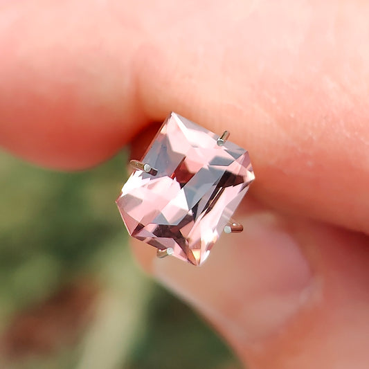 Tourmaline, 2.47 cts., 8.2x7.2 mm., Freeform Shape, Pink, Brazil, Natural