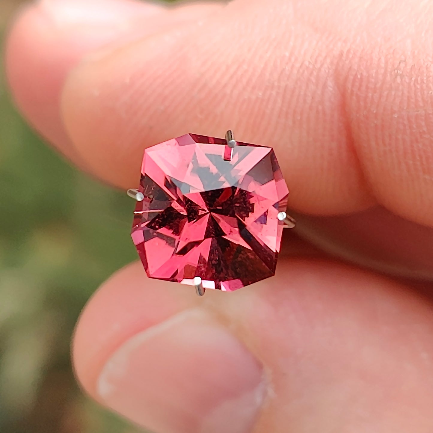 Tourmaline, 4.01 cts., 9.2 mm., Spinning Square Shape, Pink, Brazil, Natural