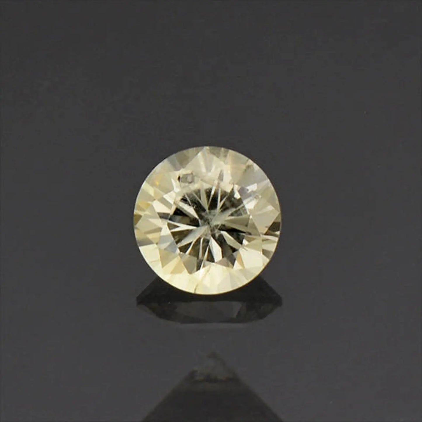 Brilliant Light Yellow Round Sapphire Gemstone from Montana 0.59 cts.