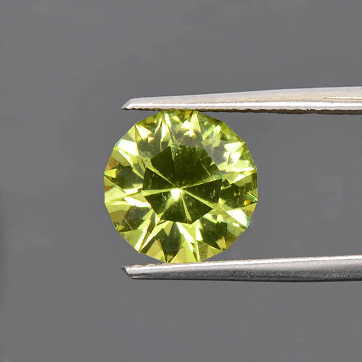 Gorgeous Green Yellow Apatite Gemstone from Tanzania 3.54 cts.