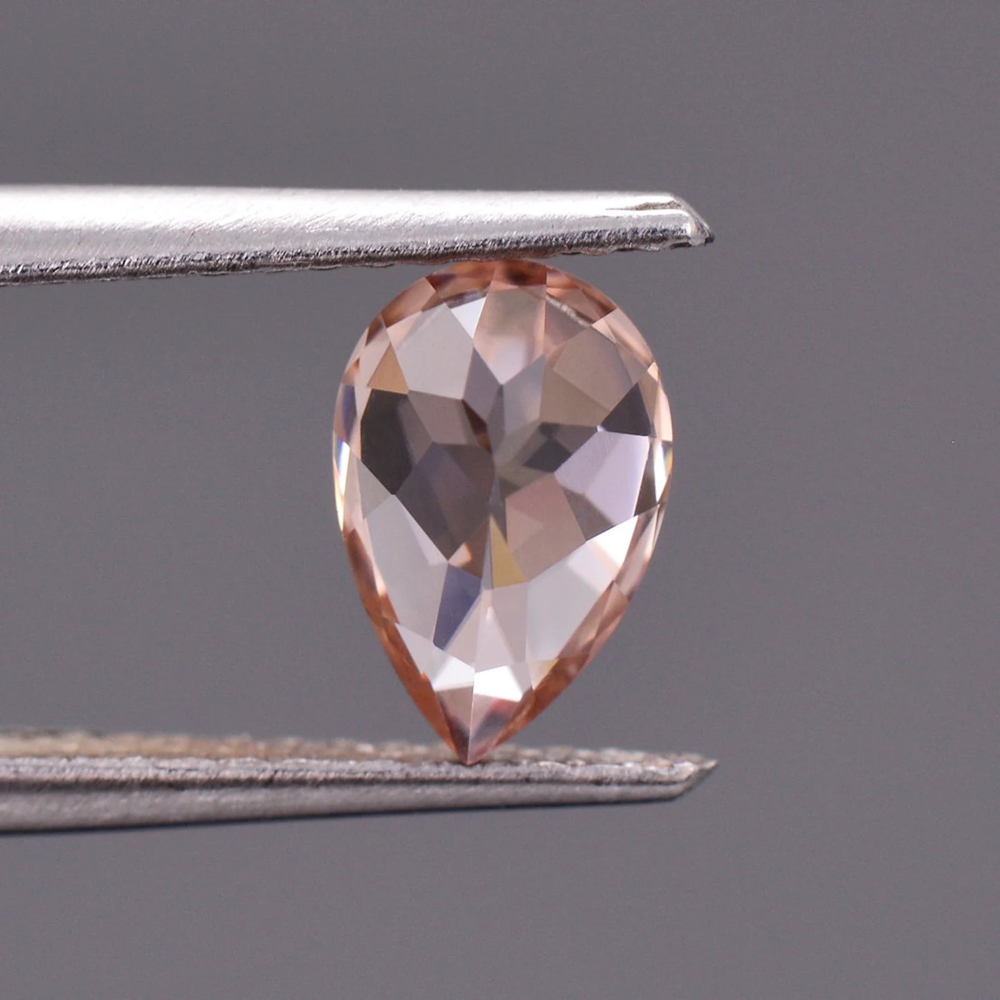 Stunning Champagne Pink Zircon Gemstone from Tanzania, 1.40 cts., 7.8 x 5.2 mm., Pear Shape